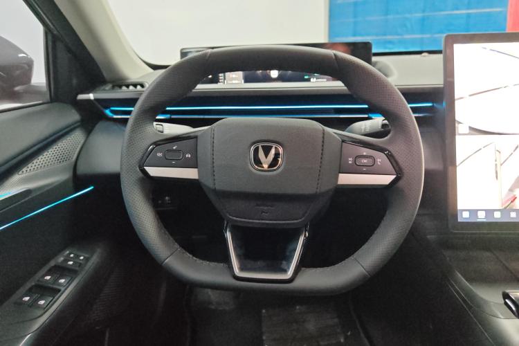 长安 逸动 2024款 1.5T GDI自动 旗舰型中控内饰13