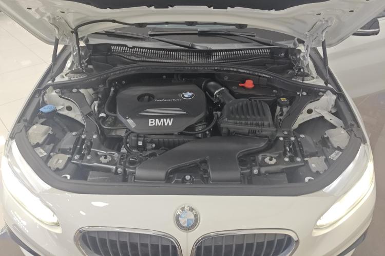 宝马1系 2018款 118i 运动型机舱底盘24