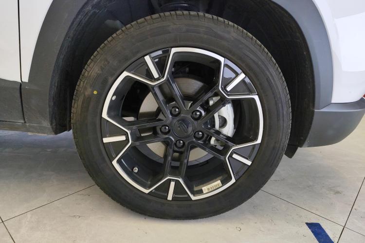 吉利汽车 吉利icon 2023款 1.5TD 巧克力醇巧版车身外观10