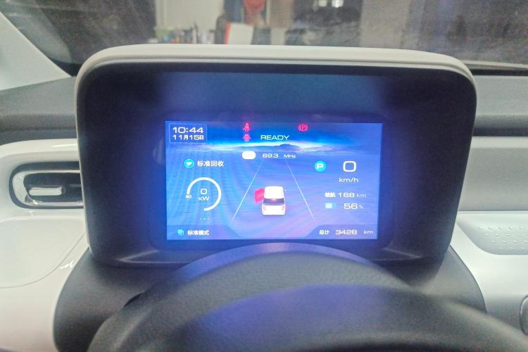 五菱汽车 五菱Air ev晴空 2023款 四座-标准版中控内饰14