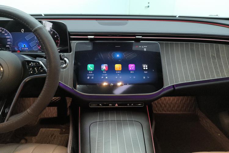 奔驰E级 2024款 E 300 L 时尚型中控内饰16