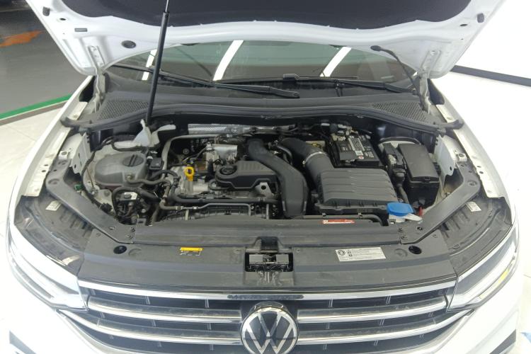 大众 途观L 2023款 300TSI 自动两驱智享版机舱底盘24