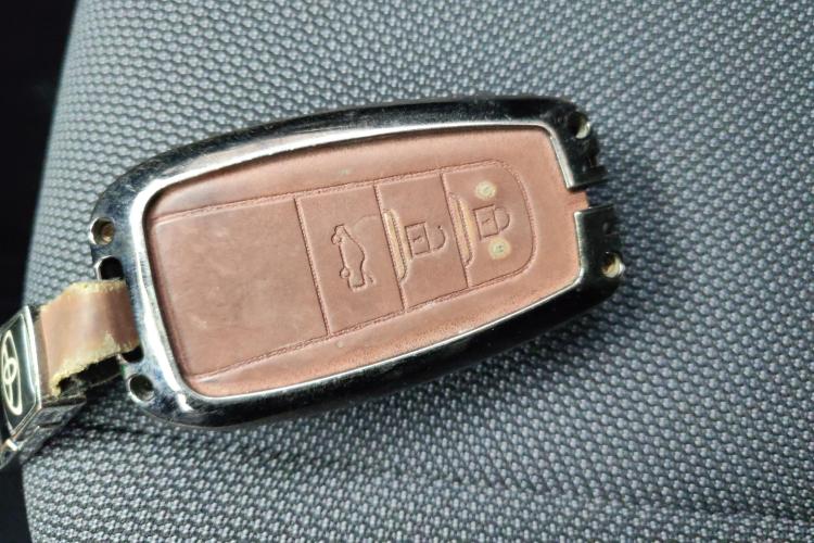 丰田 雷凌 2023款 185T CVT豪华版中控内饰11