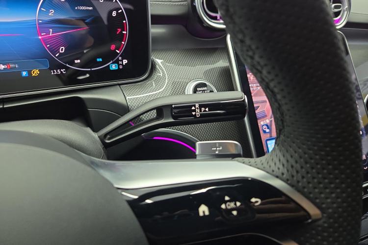 奔驰C级 2025款 C 200 L 运动版中控内饰18