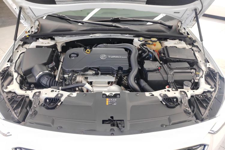 别克 君威 2020款 552T 精英型机舱底盘24