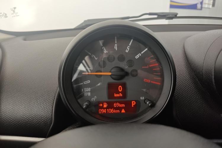 MINI Countryman 2014款 1.6L ONE中控内饰14