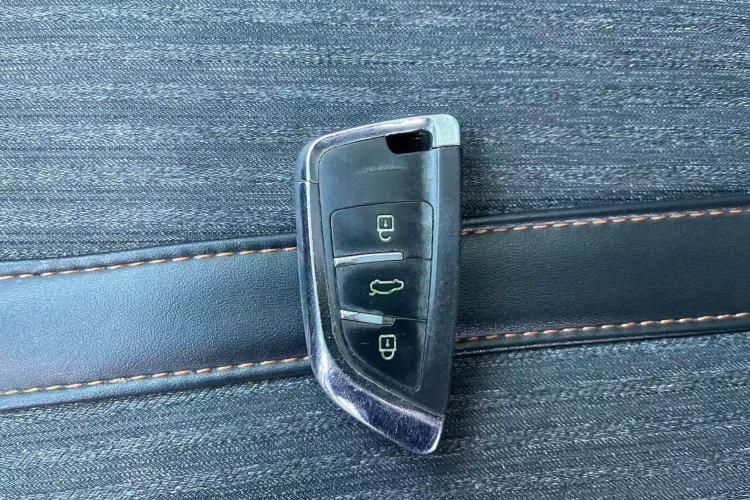 标致5008 2017款 350THP 5座精英版中控内饰11