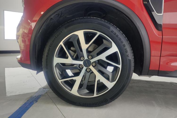 领克01 2017款 2.0T 四驱劲Pro版车身外观10