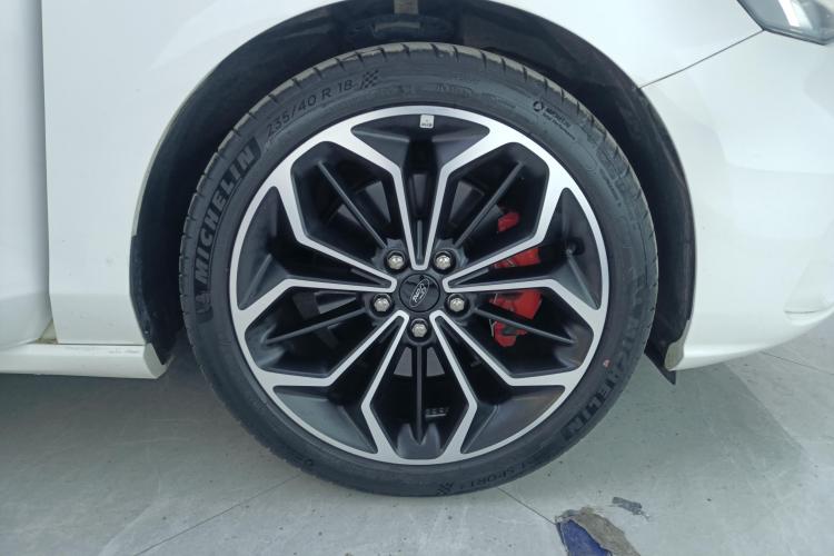 福特 福克斯 2021款 两厢 EcoBoost 180 自动ST Line车身外观10