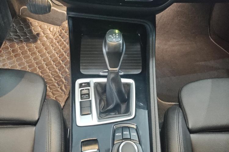 宝马1系 2018款 118i 运动型中控内饰18