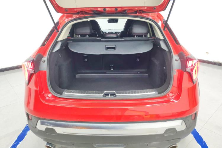 领克02 2019款 1.5T DCT两驱劲Pro版 国VI机舱底盘23