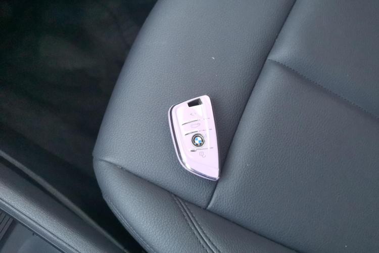 宝马X1 2019款 sDrive18Li 时尚型中控内饰11