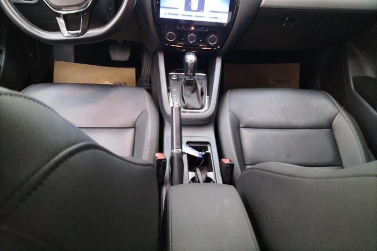 大众 速腾 2018款 1.6L 自动舒适型中控内饰18