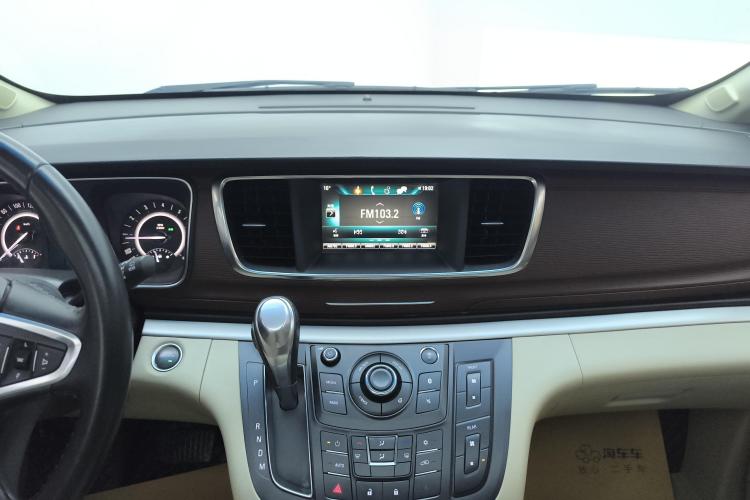 别克GL8 2018款 28T 豪华型 国VI中控内饰16