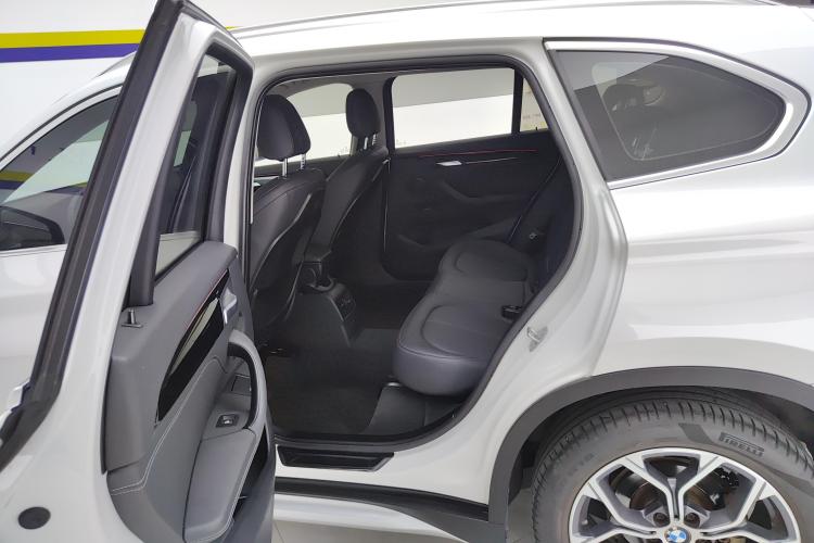 宝马X1 2020款 sDrive20Li 尊享型中控内饰21