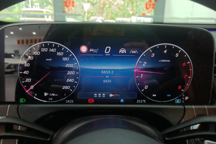 奔驰E级 2024款 E 300 L 时尚型中控内饰14