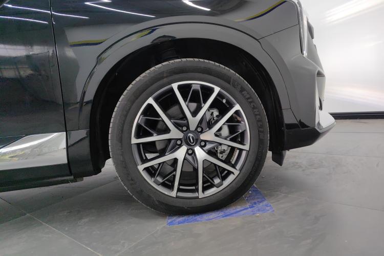 广汽传祺 传祺GS8 2022款 双擎系列 2.0TM 两驱尊贵版 （七座）车身外观10