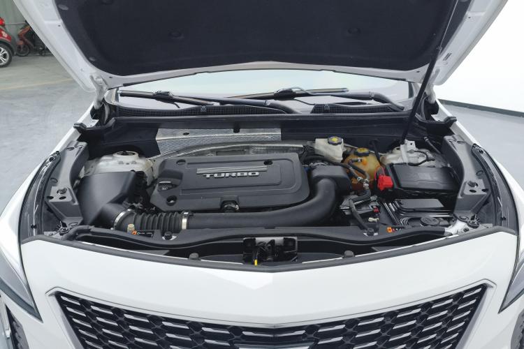 凯迪拉克XT4 2018款 28T 两驱领先型机舱底盘24