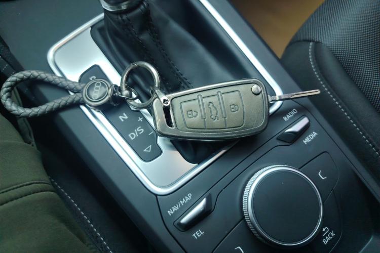 奥迪Q2L 2018款 35 TFSI 上市专享版 国VI中控内饰11