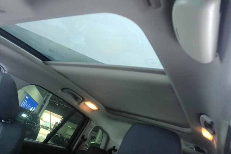 宝马2系多功能旅行车 2018款 220i 领先型中控内饰22