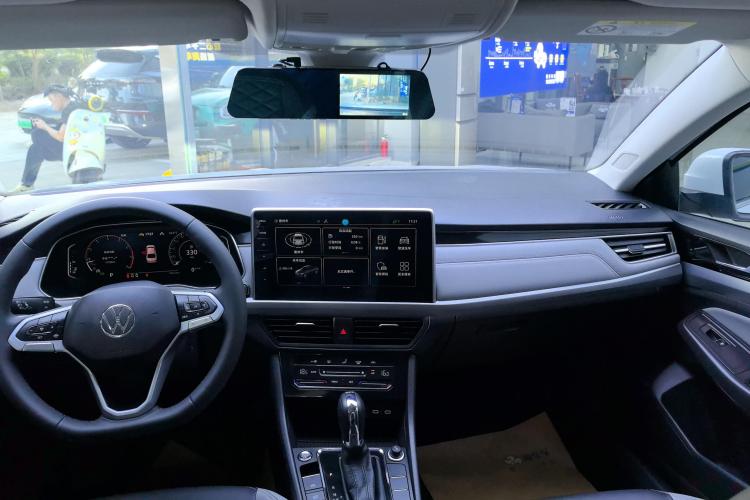 大众 宝来 2023款 300TSI DSG尊行版中控内饰16