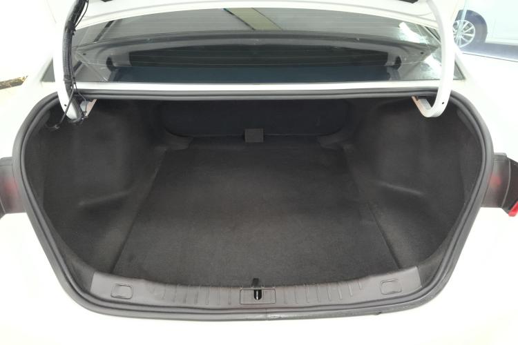 别克 威朗 2023款 Pro 乐享版机舱底盘23