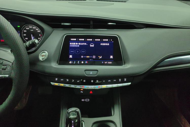 凯迪拉克XT4 2022款 28T 两驱风尚型中控内饰16