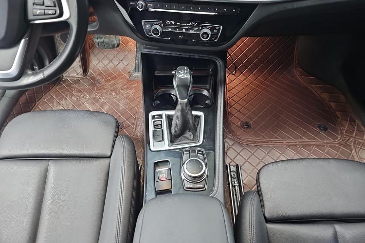 宝马1系 2018款 118i 设计套装型中控内饰18