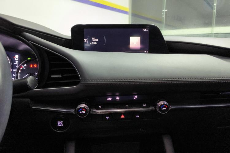 马自达3 昂克赛拉 2020款 2.0L 自动质炫版中控内饰16