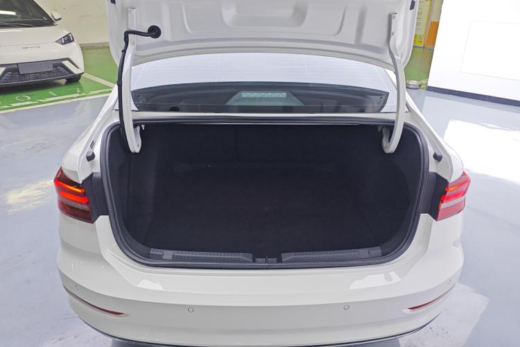 大众 朗逸 2022款 280TSI DSG舒适版机舱底盘23