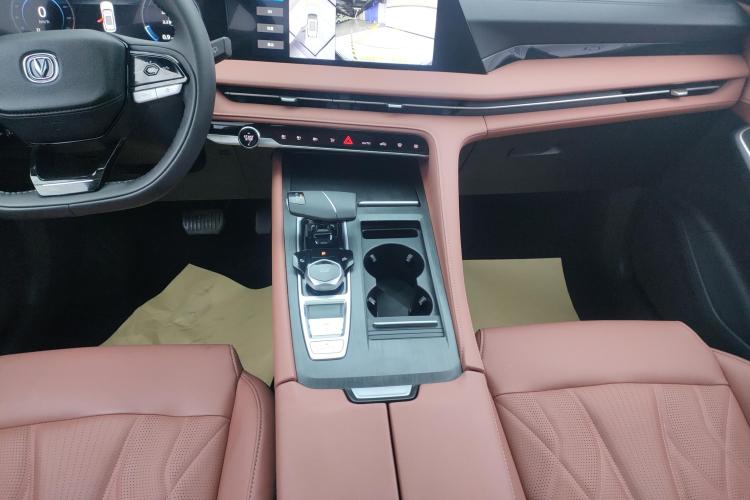 长安CS75 PLUS 2024款 第三代 冠军版 1.5T 智驾劲航型中控内饰18