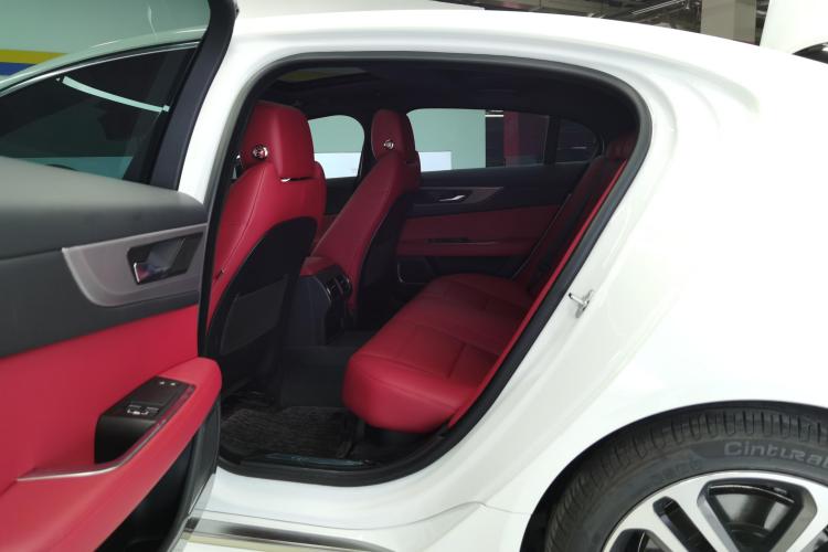 捷豹XEL 2022款 2.0T 250PS R-DYNAMIC S进取运动版中控内饰21