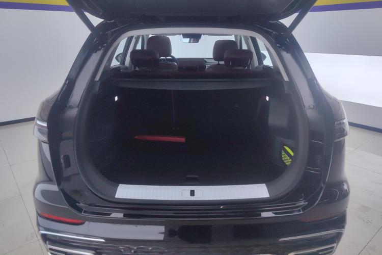 红旗HS5 2023款 2.0T 旗享Pro版机舱底盘23