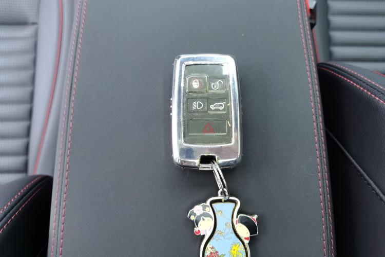 路虎 发现运动版 2022款 249PS R-Dynamic S 性能版 5座中控内饰11