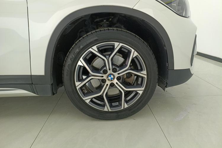 宝马X1 2021款 sDrive20Li 尊享型车身外观10