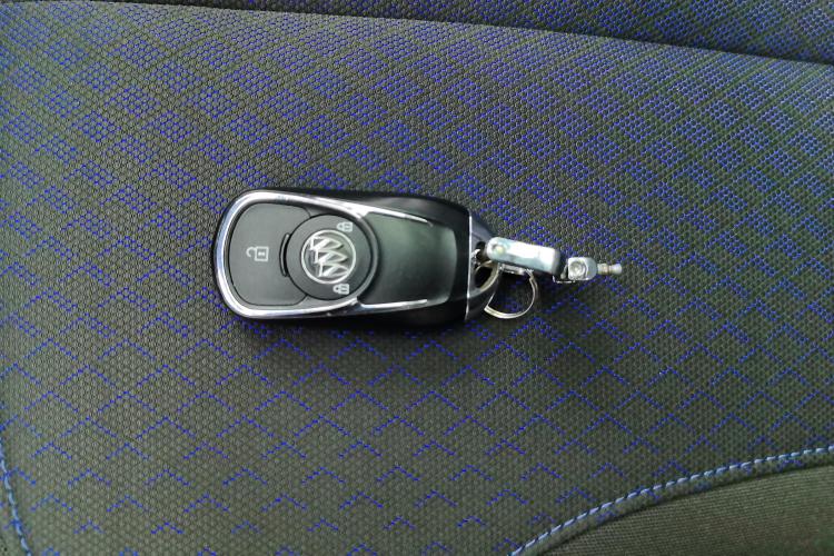 别克 昂科拉 2020款 20T CVT精英型中控内饰11