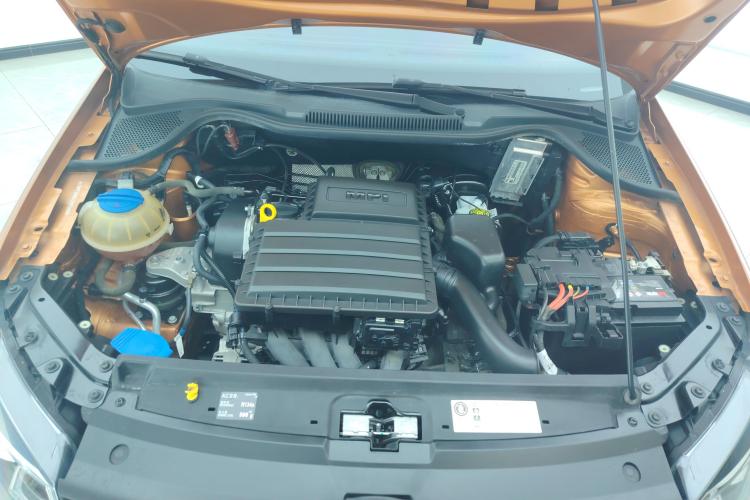 大众 2018款 1.5L Cross Polo 自动机舱底盘24