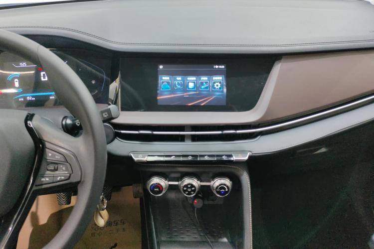 长安CS15 2019款 1.5L 手动进取型 国VI中控内饰16