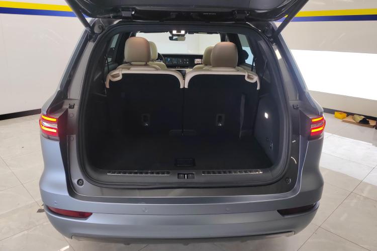 理想汽车 理想ONE 2021款 增程6座版机舱底盘23