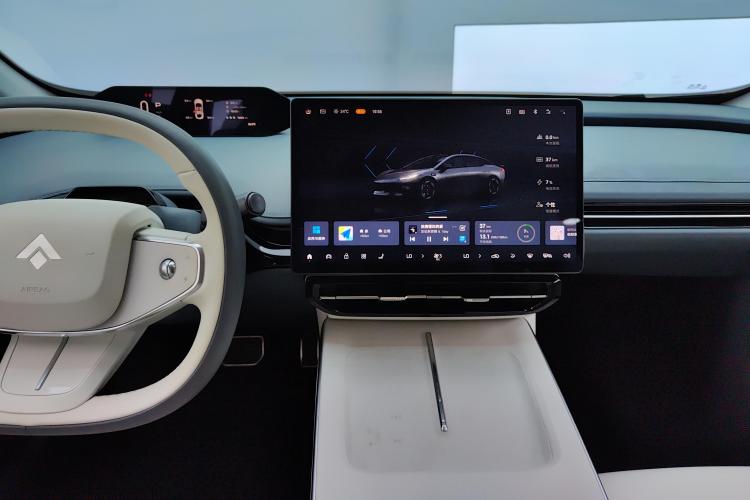 昊铂GT 2023款 560后驱七翼版中控内饰16