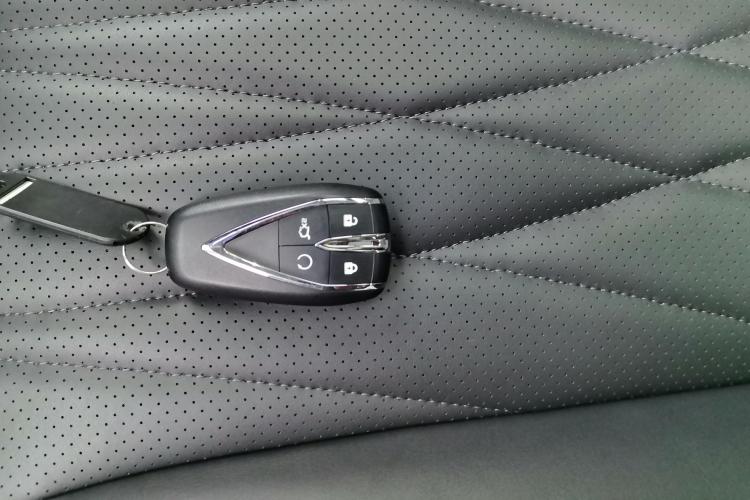 长安 逸动 2024款 1.5T GDI自动 旗舰型中控内饰11