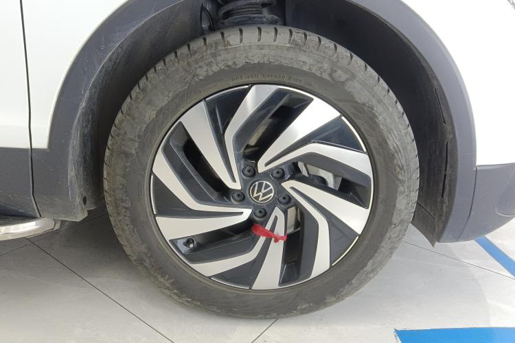 大众 途观L 2023款 300TSI 自动两驱智享版车身外观10