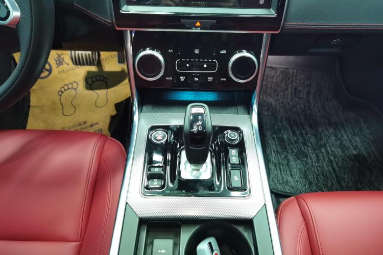 捷豹XEL 2022款 2.0T 250PS R-DYNAMIC S进取运动版中控内饰18