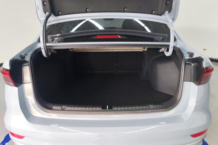 吉利汽车 帝豪 2023款 第4代冠军版 1.5L CVT旗舰型机舱底盘23