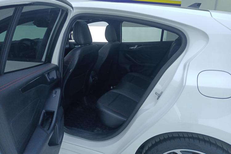 福特 福克斯 2021款 两厢 EcoBoost 180 自动ST Line中控内饰21