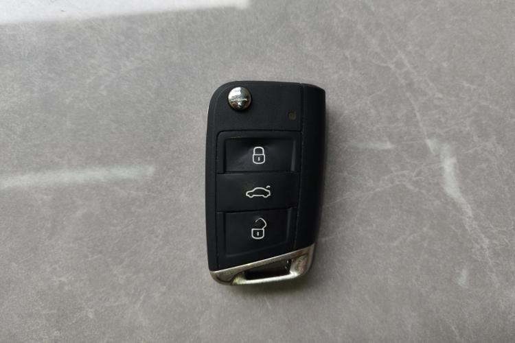 大众 高尔夫 2020款 200TSI DSG舒适进取版中控内饰11