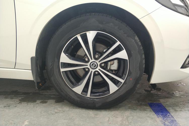 日产 轩逸 2021款 1.6L XL CVT悦享版车身外观10