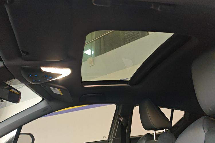 丰田C-HR 2020款 2.0L 领先版中控内饰22