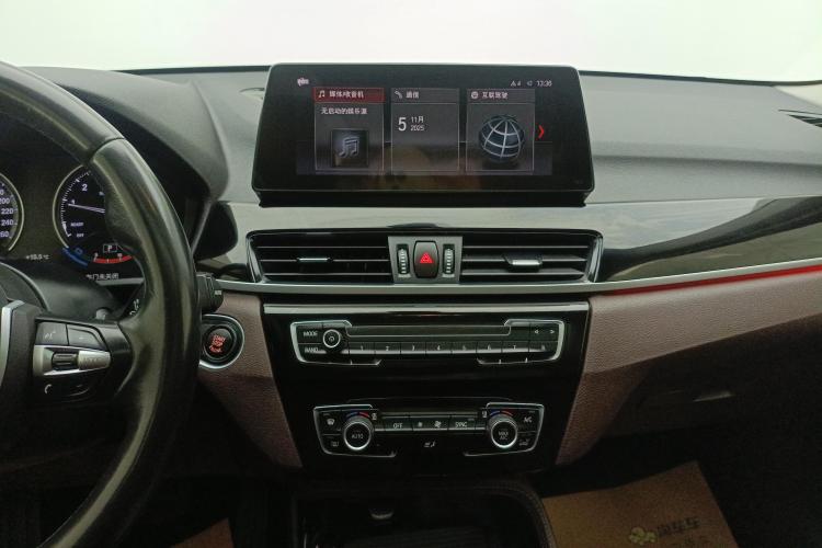 宝马X1 2021款 sDrive20Li 尊享型中控内饰16