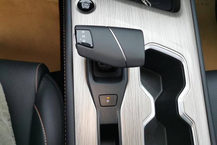 长安X7 PLUS 2024款 1.5T 自动尊耀型 7座中控内饰18